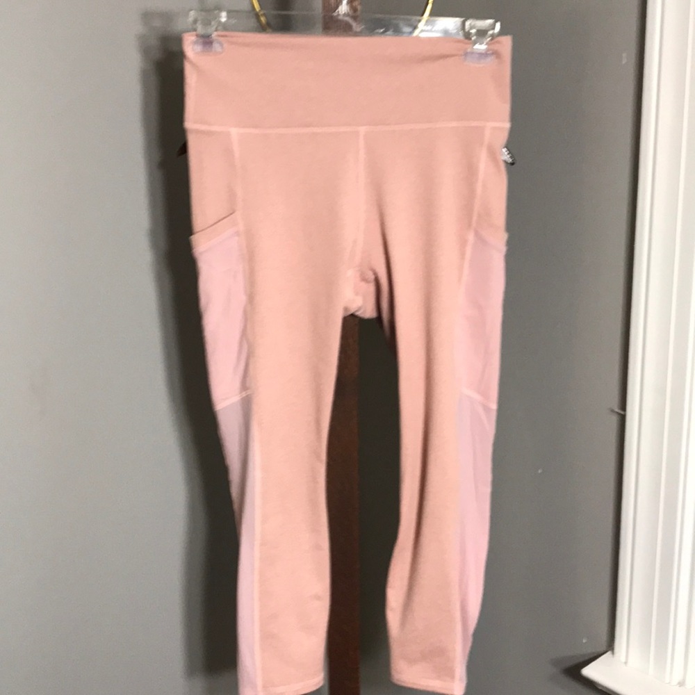 Fabletics Capri Workout Leggings - L